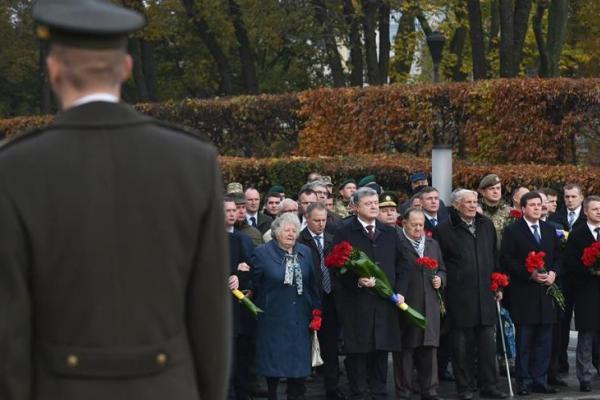 В Украине отмечают 73-ю годовщину освобождения от нацистов В Украине отмечают 73-ю годовщину освобождения от нацистов