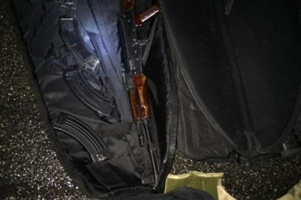На Днепропетровщине задержаны 24 человека, которые напали на избирательный участок с оружием На Днепропетровщине задержаны 24 человека, которые напали на избирательный участок с оружием