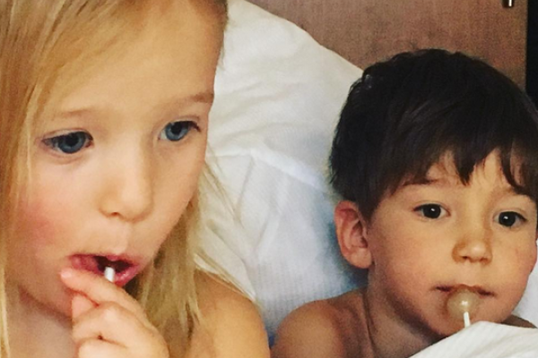 Фронтмен "Бумбокса" впервые вышел в свет с супругой Фронтмен "Бумбокса" впервые вышел в свет с супругой