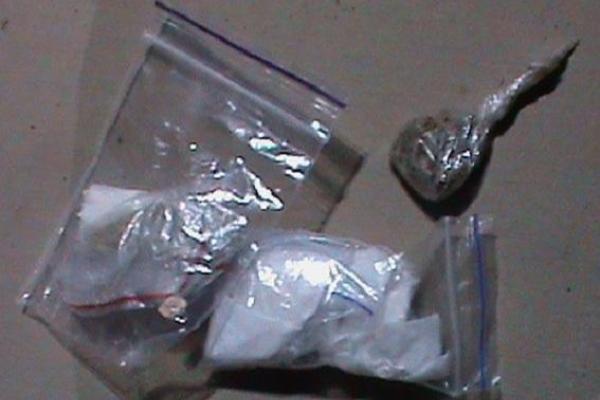 В одном из ночных клубов Киева полиция устроила облаву на наркоманов и "уклонистов" В одном из ночных клубов Киева полиция устроила облаву на наркоманов и "уклонистов"