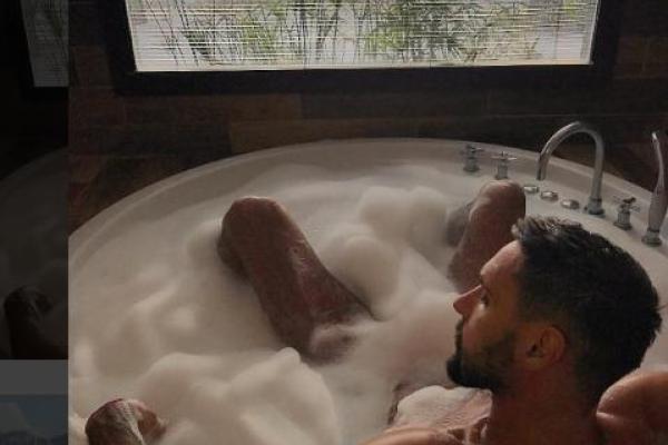 В сеть попало фото голого Виталия Козловского В сеть попало фото голого Виталия Козловского