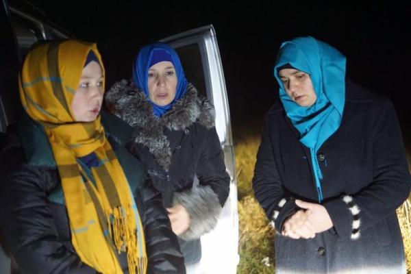Задержанных на админгранице с Крымом жен политзаключенных допросили и отпустили Задержанных на админгранице с Крымом жен политзаключенных допросили и отпустили