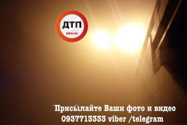 В Киеве горел супермаркет "Ашан" В Киеве горел супермаркет "Ашан"