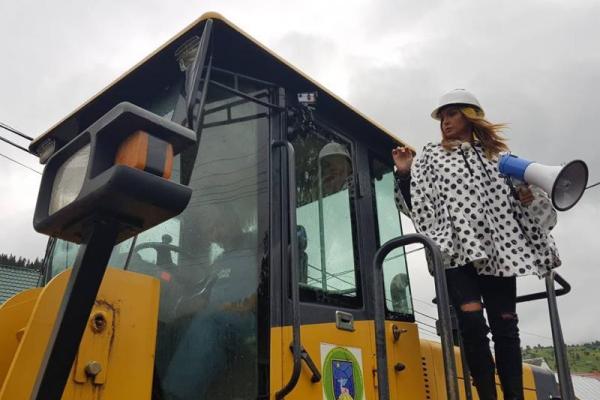 "Интер" снимает реалити-шоу с кумой Путина и опальной Лорак "Интер" снимает реалити-шоу с кумой Путина и опальной Лорак