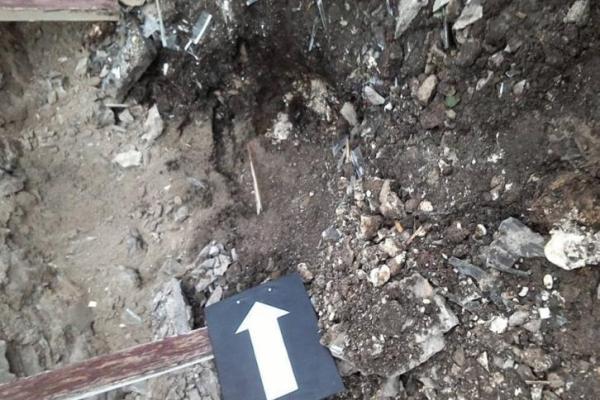 Боевики обстреляли жилые дома в Трехизбенке: появились фото последствий Боевики обстреляли жилые дома в Трехизбенке: появились фото последствий