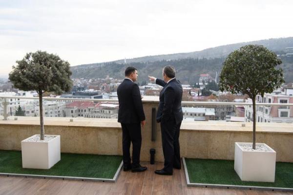 Гройсман начал официальный визит в Грузию Гройсман начал официальный визит в Грузию