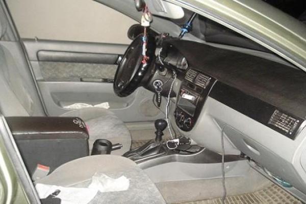 Ночные "развлечения" в Киеве: из автомобиля на улицу выбросили гранату Ночные "развлечения" в Киеве: из автомобиля на улицу выбросили гранату