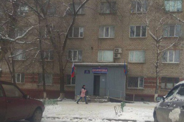 В оккупированном Луганске на админздания вывесили флаги РФ В оккупированном Луганске на админздания вывесили флаги РФ