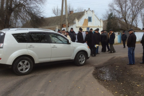 Отставные милиционеры выходят на "тропу войны", требуя поднять пенсии Отставные милиционеры выходят на "тропу войны", требуя поднять пенсии