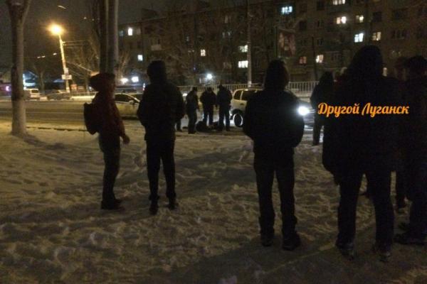 Авто вылетело на встречку и сделало сальто: в Луганске произошло серьезное ДТП