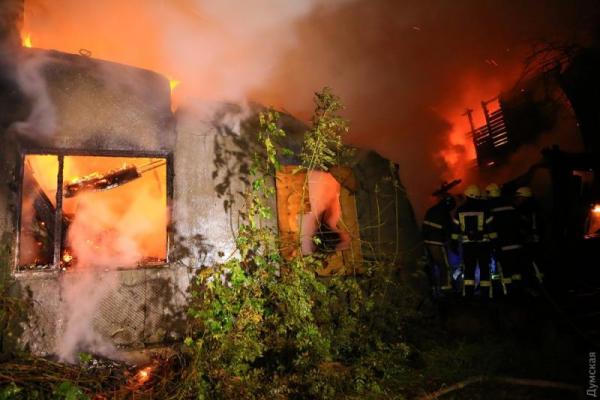 Новый пожар в Одессе: загорелся санаторий «Красные зори» Новый пожар в Одессе: загорелся санаторий «Красные зори»