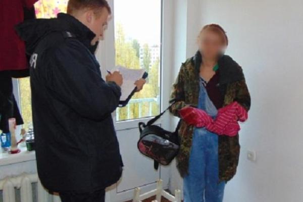 Удар ножом в спину: в Киеве молодая девушка ранила своего друга Удар ножом в спину: в Киеве молодая девушка ранила своего друга