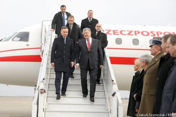 «Непротокольная» встреча и «могильные» договоренности: как Порошенко налаживал отношения с Польшей