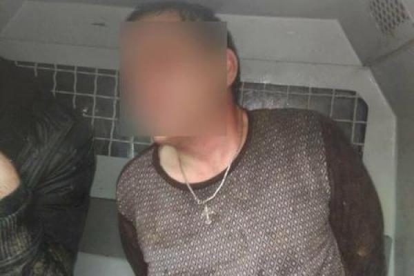 На Киевщине грузины-наркоманы сбили женщину с коляской: разъяренные очевидцы едва не линчевали виновных На Киевщине грузины-наркоманы сбили женщину с коляской: разъяренные очевидцы едва не линчевали виновных