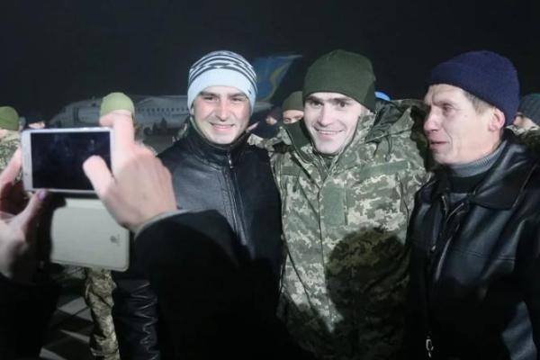 В плену 3 года: освобожденный киборг сильно похудел