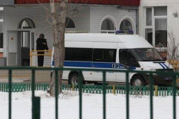 Жуткие кадры с места кровавой резни в российской школе: ранены 5 школьников и учительница Жуткие кадры с места кровавой резни в российской школе: ранены 5 школьников и учительница
