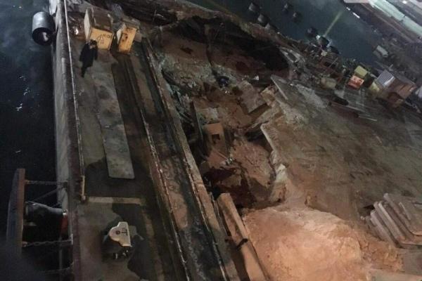 В порту Одессы обрушился причал: появились фото В порту Одессы обрушился причал: появились фото