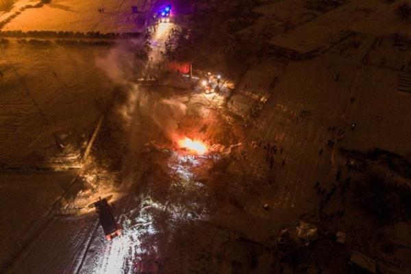 Взрыв, сильный пожар и груда покореженного металла: очевидцы о крушении вертолета в Кременчуге Взрыв, сильный пожар и груда покореженного металла: очевидцы о крушении вертолета в Кременчуге