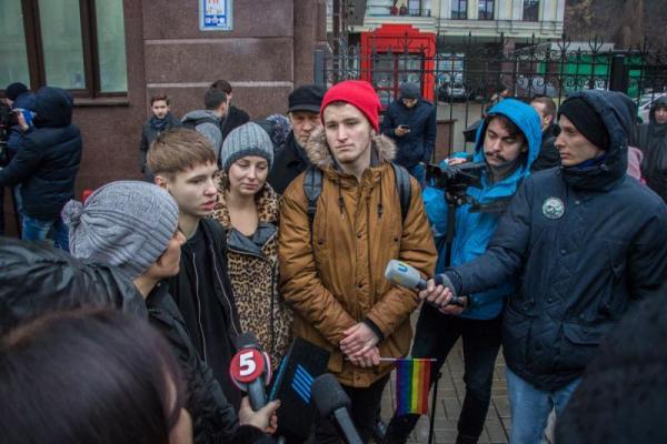 Скандал не утихает: ЛГБТ-активисты наехали на «Квартал 95» из-за поменявшего ориентацию Буратино 