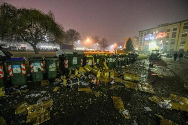 В Италии прогремел взрыв: ранены люди, полиция обнаружила еще 12 бомб В Италии прогремел взрыв: ранены люди, полиция обнаружила еще 12 бомб