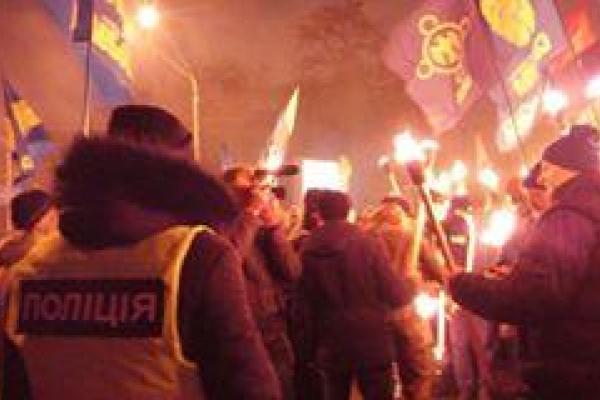 В Украине проходят факельные шествия в честь дня рождения Бандеры