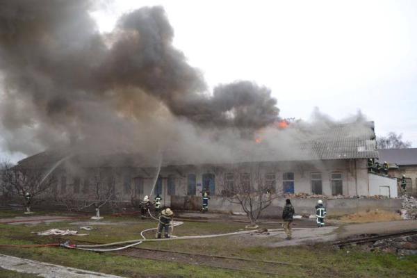 В Одессе горит железнодорожная станция