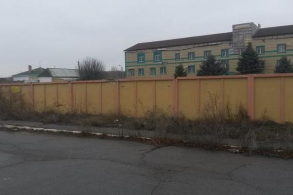 "Краской намалякали три буквы": в сети показали, как сейчас выглядит Луганская погранзастава