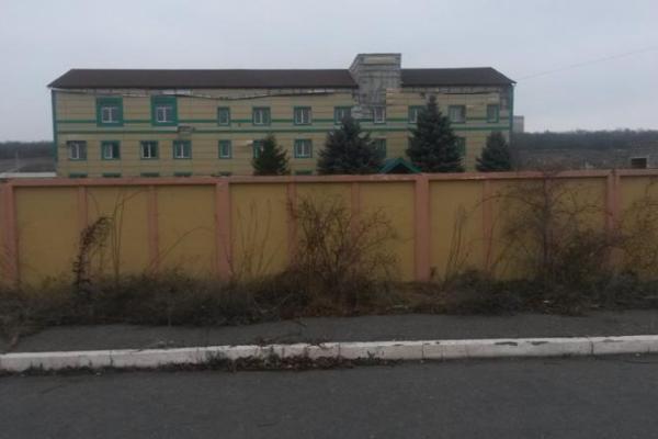 "Краской намалякали три буквы": в сети показали, как сейчас выглядит Луганская погранзастава