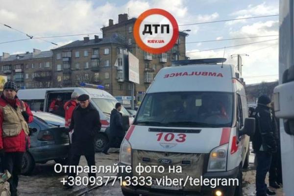 Пуля в сердце: появились подробности смертельной перестрелки в Киеве и кадры с места событий Пуля в сердце: появились подробности смертельной перестрелки в Киеве и кадры с места событий