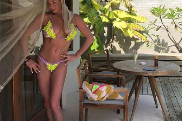 Волочкова снова на Мальдивах: соцсети обсуждают новый купальник звезды Волочкова снова на Мальдивах: соцсети обсуждают новый купальник звезды