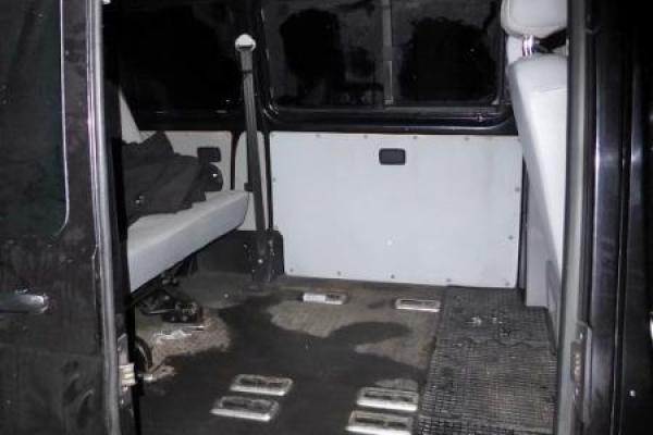 Киевлянина затолкали в микроавтобус и вывезли из города: мотивы преступников неизвестны Киевлянина затолкали в микроавтобус и вывезли из города: мотивы преступников неизвестны