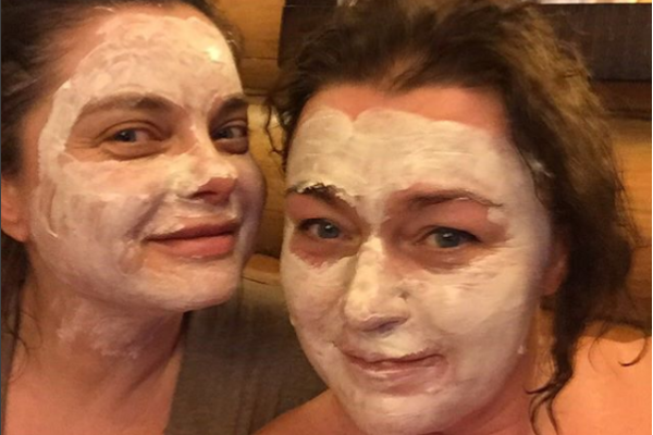 "А вроде порядочные дамы": Наташа Королева возмутила поклонников кадрами из бани "А вроде порядочные дамы": Наташа Королева возмутила поклонников кадрами из бани