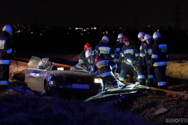 Жуткие кадры смертельного ДТП: в Польше поезд раздавил автомобиль с украинцами