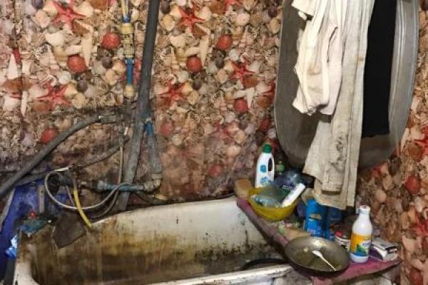 В Волновахе правоохранители обнаружили в наркопритоне полуторагодовалого ребенка В Волновахе правоохранители обнаружили в наркопритоне полуторагодовалого ребенка