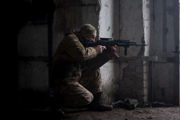 Бойцы ВСУ готовятся к штурмовым действиям и зачисткам в населенных пунктах