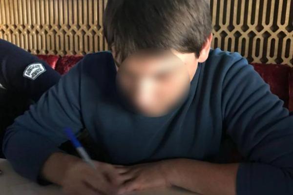 В Киеве киберполиция разоблачила мужчину, который пытался продать клиентскую базу компании В Киеве киберполиция разоблачила мужчину, который пытался продать клиентскую базу компании