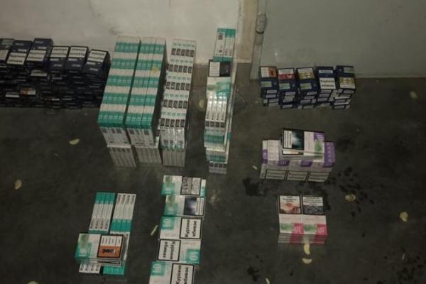 Украинские пограничники нашли в трех автомобилях более тысячи спрятанных пачек сигарет Украинские пограничники нашли в трех автомобилях более тысячи спрятанных пачек сигарет