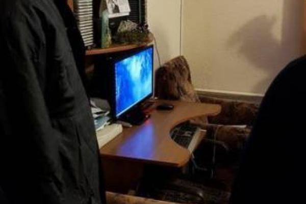 В Чернигове СБУ задержала администратора сепаратистских групп в соцсетях В Чернигове СБУ задержала администратора сепаратистских групп в соцсетях