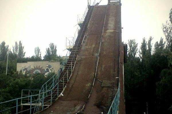 Где должен тренироваться олимпийский чемпион: украинцы в шоке от состояния лыжных горок в Николаеве