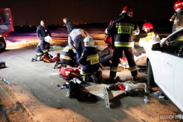 Жуткие кадры смертельного ДТП: в Польше поезд раздавил автомобиль с украинцами