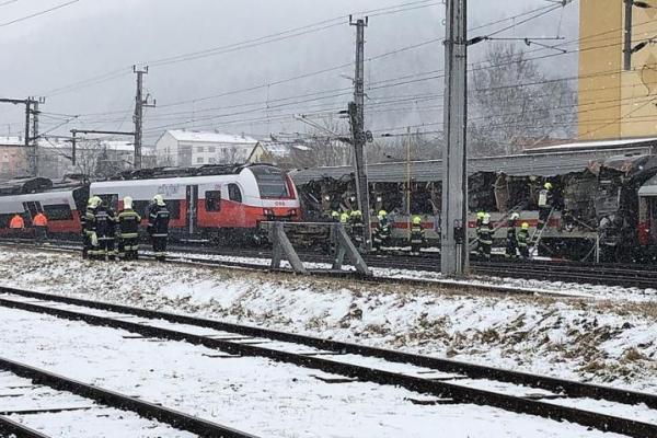 В Австрии столкнулись пассажирские поезда: есть жертвы и раненые