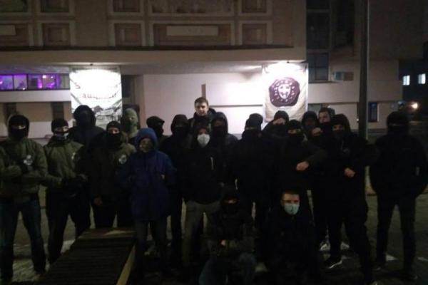 В Украине появились «Рыцари города»: кто они такие и за что наказывают В Украине появились «Рыцари города»: кто они такие и за что наказывают