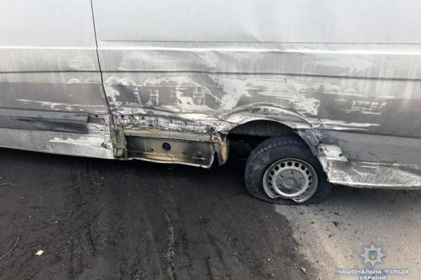 В Донецкой области шахтный автобус попал в ДТП В Донецкой области шахтный автобус попал в ДТП