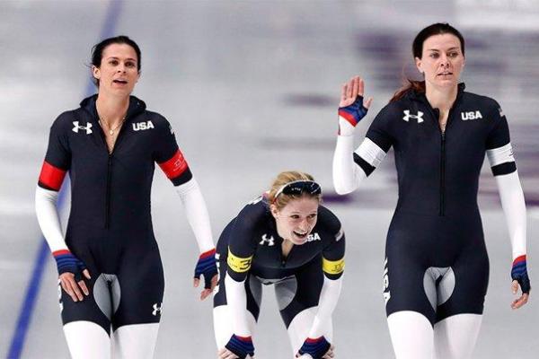 «Дизайнер – извращенец»: сеть обсуждает форму американских конькобежек на Олимпиаде-2018