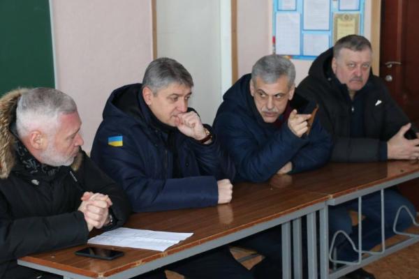 В Харькове десятки многоэтажек остались без отопления В Харькове десятки многоэтажек остались без отопления