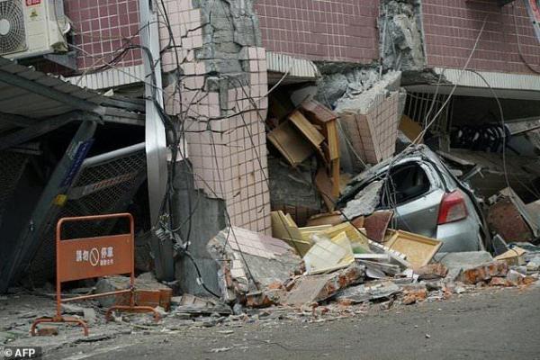 Поваленные многоэтажки и человеческие жертвы: разрушительное землетрясение всколыхнуло Тайвань