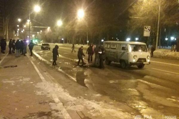 В центре Донецка взорвался автомобиль, есть жертва В центре Донецка взорвался автомобиль, есть жертва