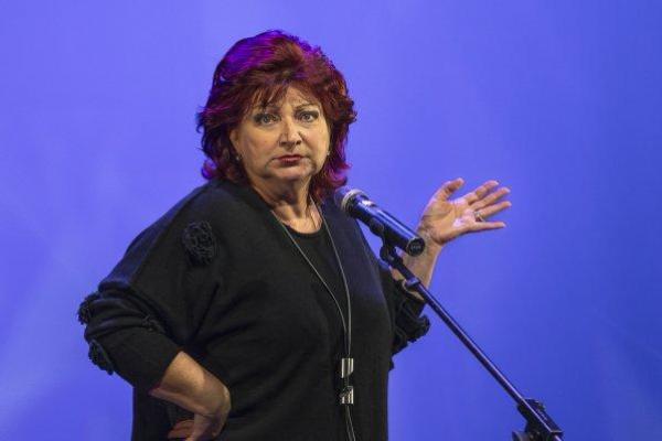 Елена Степаненко шокировала поклонников болезненным видом Елена Степаненко шокировала поклонников болезненным видом