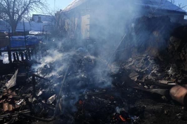 Боевики обстреляли Зайцево, начался пожар Боевики обстреляли Зайцево, начался пожар