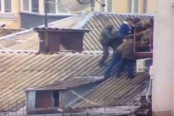 "Золушка уже не та": известная телеведущая нашла ботинки Саакашвили, которые он потерял на крыше "Золушка уже не та": известная телеведущая нашла ботинки Саакашвили, которые он потерял на крыше